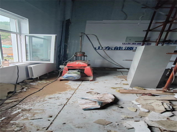 泸水地基基础下沉墙体裂缝加固注浆顶升施工